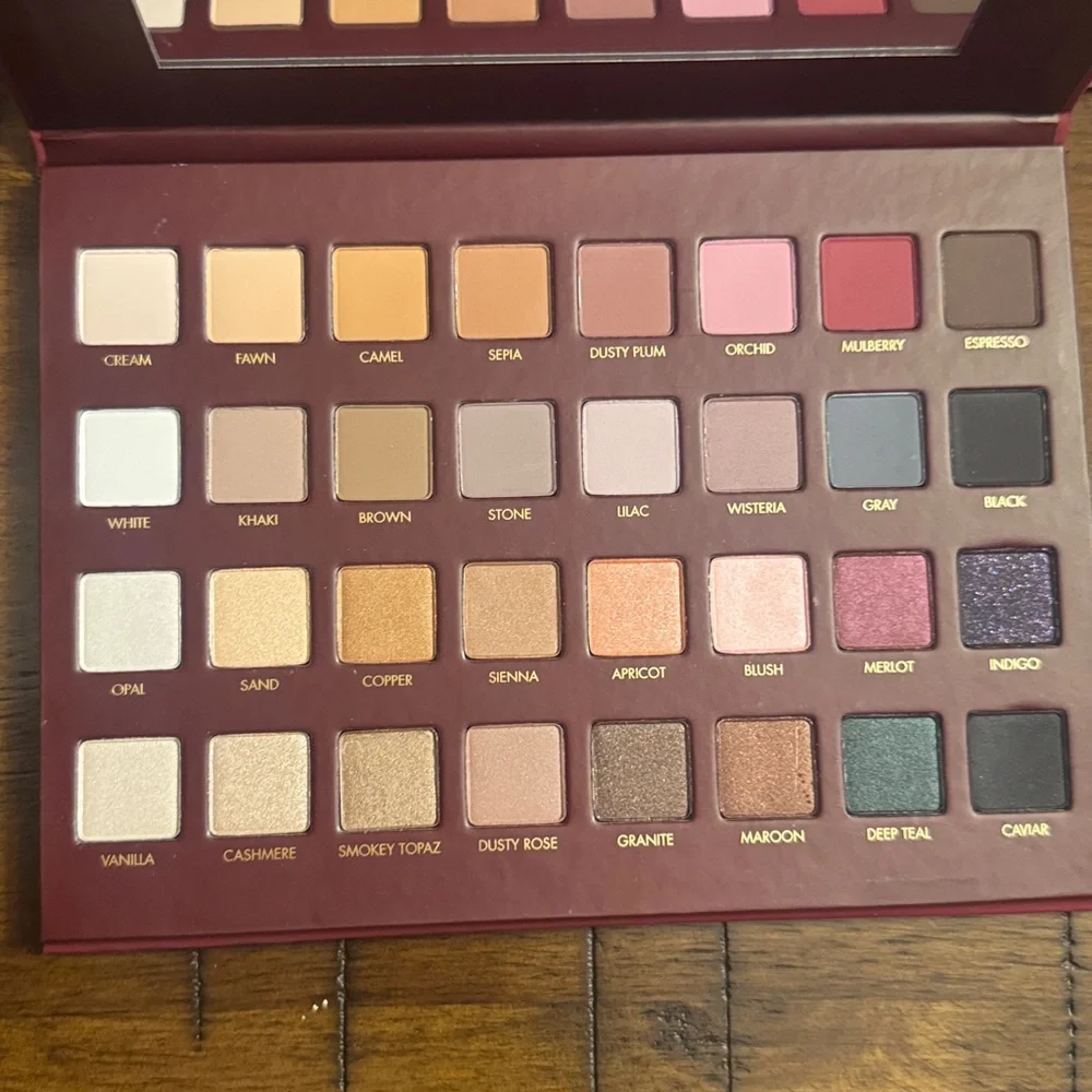 LORAC‎ Mega Pro Palette — Red & Gold Cover